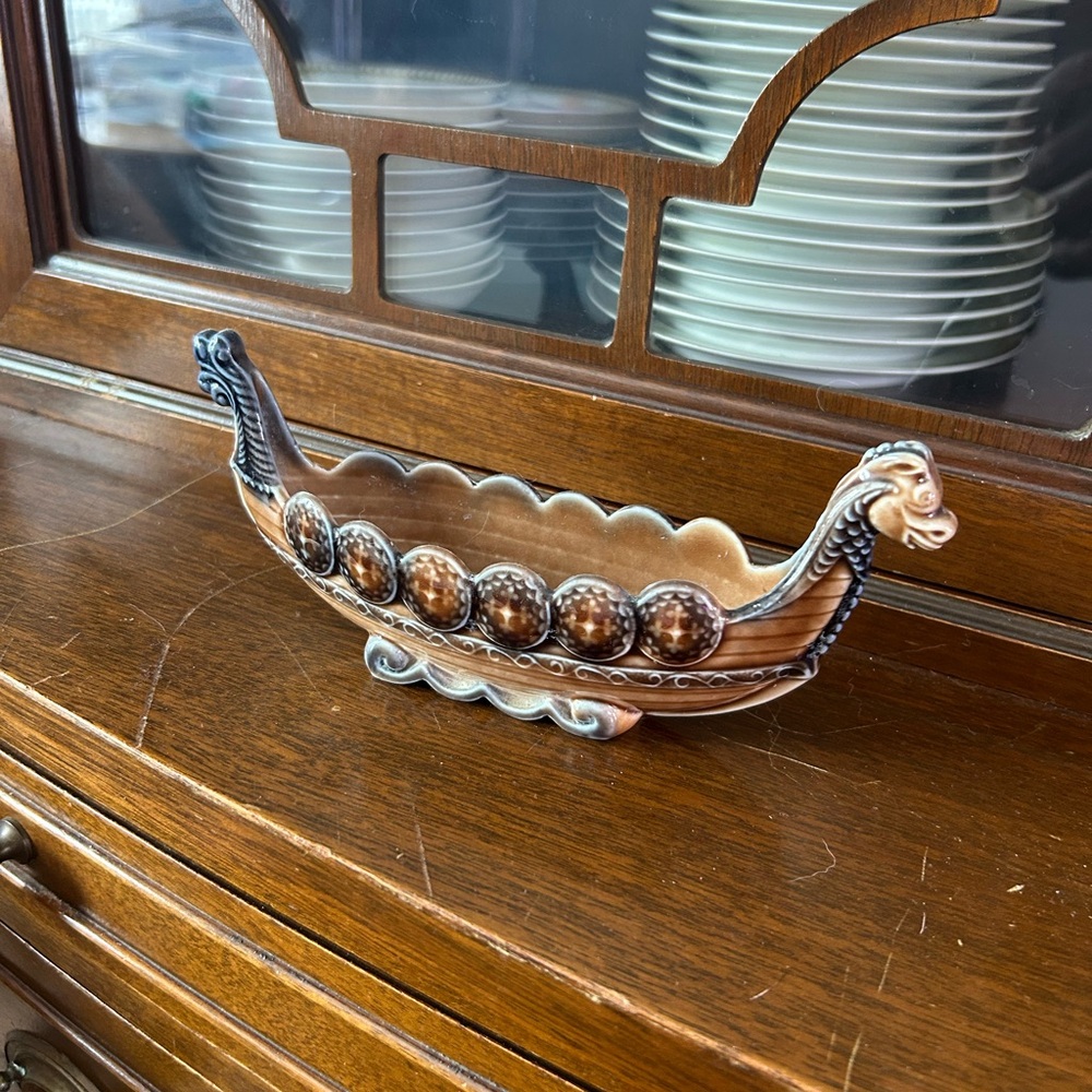 Wade Porcelain Viking Ship Dish in Brown Glaze - Picture 4 of 4